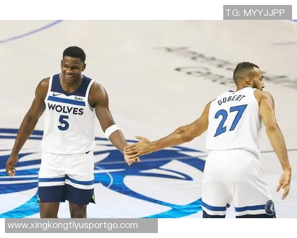 华子因情绪低落提前退场戈贝尔强调团队需正视失利勇往直前 华子因情绪低落提前退场戈贝尔强调团队需正视失利勇往直前