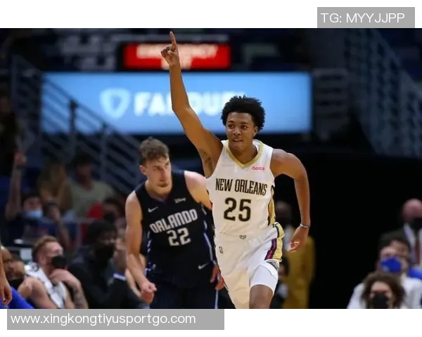 特雷墨菲半场表现抢眼11投6中斩获15分1篮板3抢断展现实力 特雷墨菲半场表现抢眼11投6中斩获15分1篮板3抢断展现实力